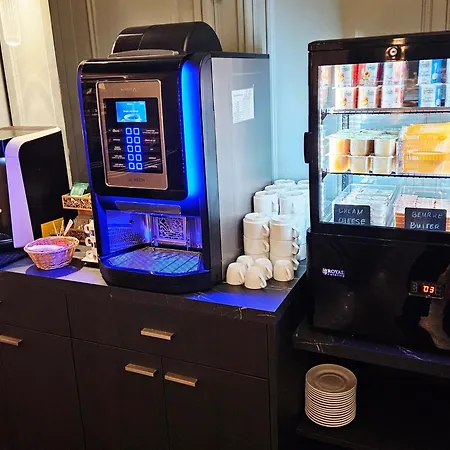 Отель Bellevue Et Du Chariot D'or 2*