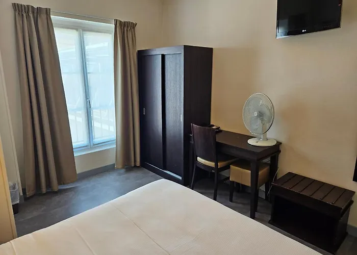 Bellevue Et Du Chariot D'or 2*