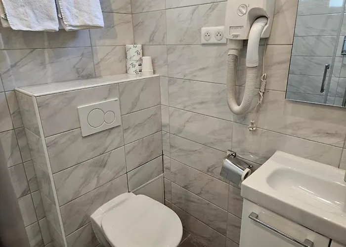 Bellevue Et Du Chariot D'or Paris